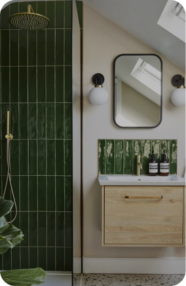 Reforma de baño con azulejo verde y mueble de madera — Grupo Malpica
